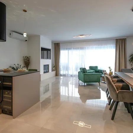 Holiday home Pet Friendly In Rebici