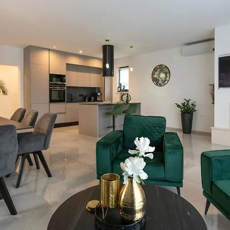 Holiday home Pet Friendly In Rebici